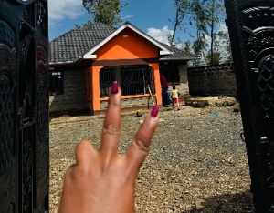 Homeless Mother Completes Life's Turnaround As She Becomes Homeowner