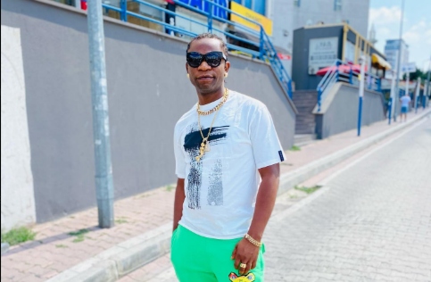 Speed Darlington Sparks Debate With Remarks on Beauty Standards
